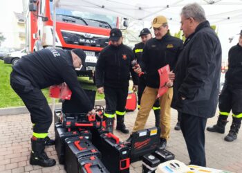 10.04.2026. Kielce. Przekazanie sprzętu dla OSP Kielce-Niewachlów / Fot. Dariusz Kuc - Radio Kielce