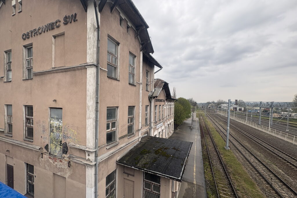 Dworzec przestanie straszyć. Podpisano ważną umowę - Radio Kielce