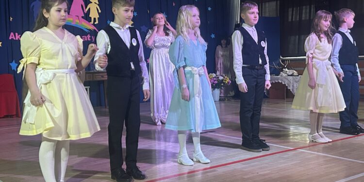 Stawiają na innowacje w nauczaniu i talenty uczniów - Radio Kielce Stawiają na innowacje w nauczaniu i talenty uczniów