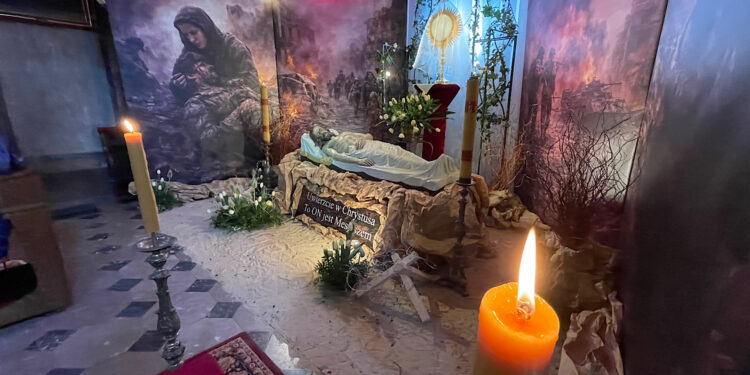 04.04.2026. Kielce. Bazylika Katedralna Wniebowzięcia Najświętszej Maryi Panny. / Fot. Wiktor Taszłow - Radio Kielce