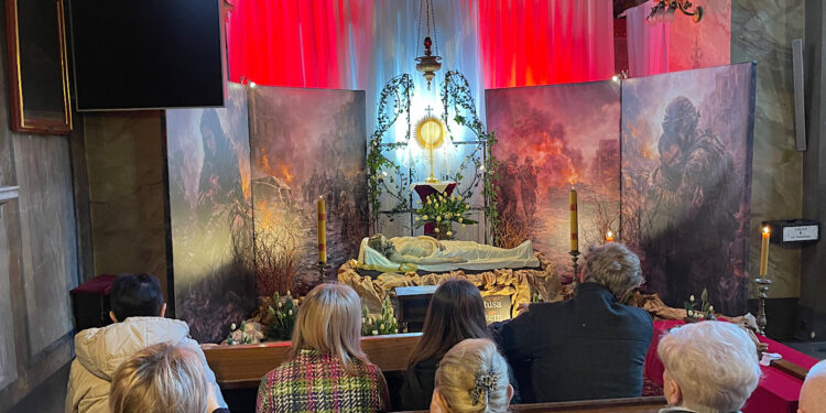 04.04.2026. Kielce. Bazylika Katedralna Wniebowzięcia Najświętszej Maryi Panny. / Fot. Wiktor Taszłow - Radio Kielce