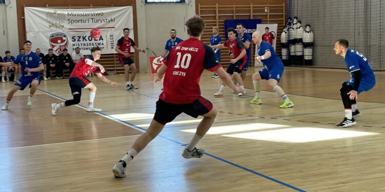 Młodzież górą po pełnym emocji meczu w Kielcach