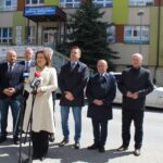 23.04.2026. Pińczów. Briefing prasowy z udziałem przedstawicieli Prawa i Sprawiedliwości, poświęcony tzw. „czarnemu tygodniowi”/ Fot. Marta Gajda-Kruk – Radio Kielce