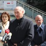 23.04.2026. Pińczów. Briefing prasowy z udziałem przedstawicieli Prawa i Sprawiedliwości, poświęcony tzw. „czarnemu tygodniowi”/ Fot. Marta Gajda-Kruk – Radio Kielce