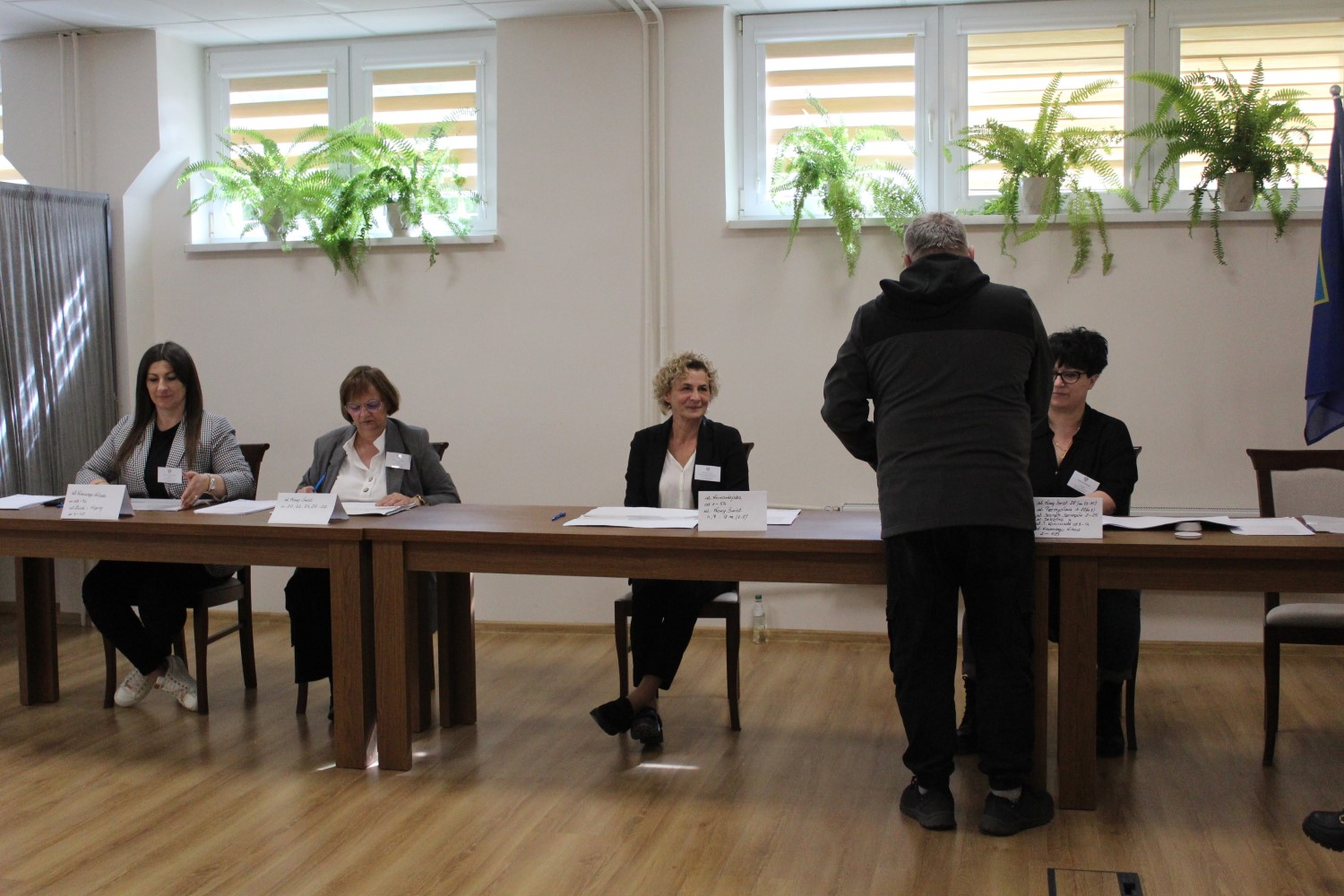 Start wyborów w Pińczowie ze zmianą w komisji