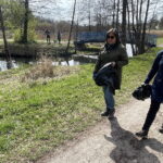 Ludzie wyrzucają tu „małpki”, a nawet stare opony - Radio Kielce