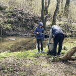 Ludzie wyrzucają tu „małpki”, a nawet stare opony - Radio Kielce