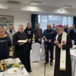 01.04.2026. Sandomierz. Śniadanie wielkanocne dla samotnych i ubogich / Fot. Grażyna Szlęzak-Wójcik - Radio Kielce