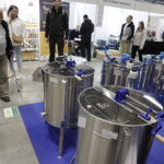 Kielce. Targi pszczelarskie - Radio Kielce