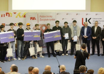 Uczniowie z kieleckiego Informatyka najlepsi w Hackathonie - Radio Kielce Uczniowie z kieleckiego Informatyka najlepsi w Hackathonie