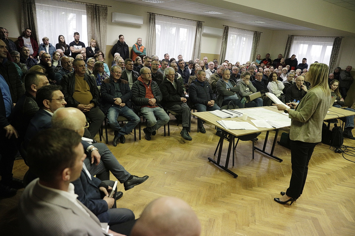 20.04.2026. Konsultacje społeczne w sprawie budowy obwodnicy Brzezin / Fot. Jarosław Kubalski - Radio Kielce