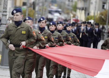 21.04.2026 Kielce. Ślubowanie uczniów klas pierwszych mundurowych Zespołu Szkół ZDZ / Fot. Jarosław Kubalski - Radio Kielce