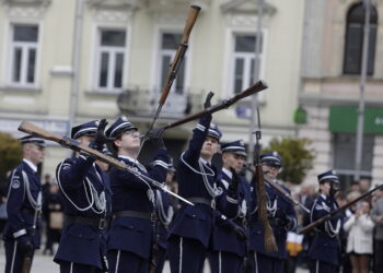 21.04.2026 Kielce. Ślubowanie uczniów klas pierwszych mundurowych Zespołu Szkół ZDZ / Fot. Jarosław Kubalski - Radio Kielce