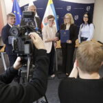 23.04.2026. Kielce. Podpisanie umów na dofinasowanie projektów unijnych / Fot. Jarosław Kubalski - Radio Kielce