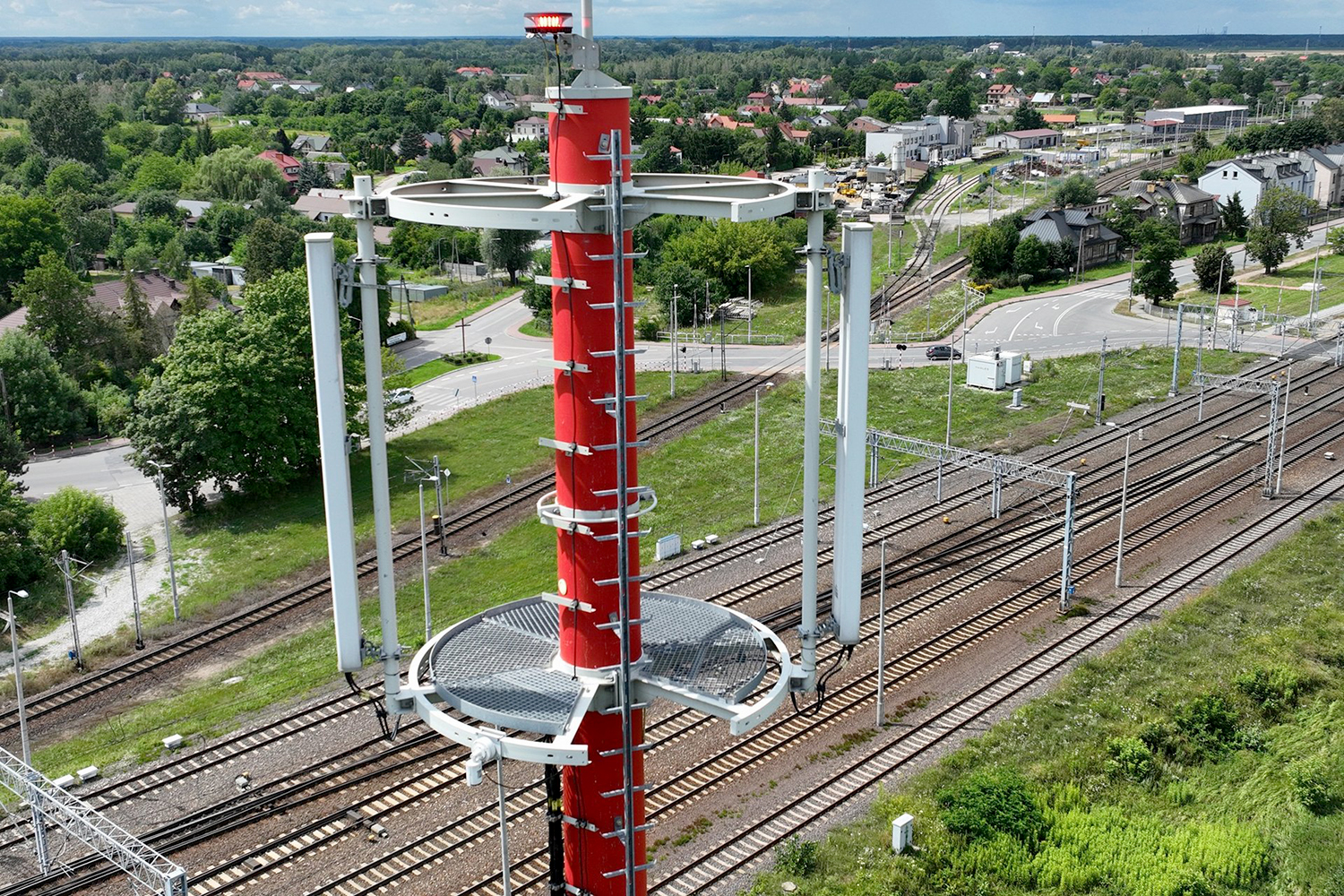 Maszt GSM-R przy linii kolejowej 4 – Centralnej Magistrali Kolejowej / Fot. Paweł Mieszkowski - PKP Polskie Linie Kolejowe S.A.