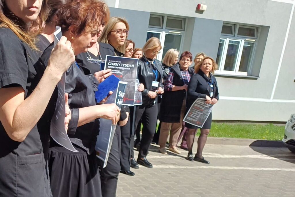 Pacjenci na razie bezpieczni. Starachowiccy medycy protestują w ich obronie