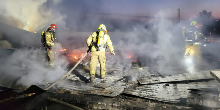 30.04.2026. Sandomierz. Pożar hotelu przy ulicy Lwowskiej / Fot. PSP Sandomierz