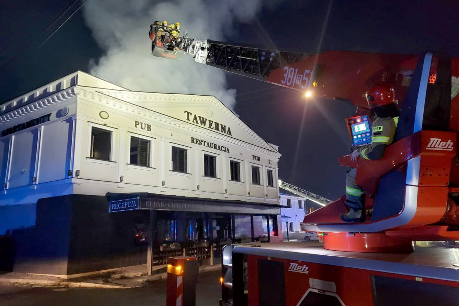 30.04.2026. Sandomierz. Pożar hotelu przy ulicy Lwowskiej / Fot. PSP Sandomierz
