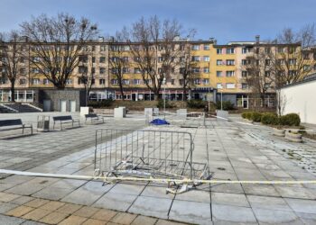 Sandomierz. Uszkodzona fontanna na Placu 3 maja / Fot. Grażyna Szlęzak-Wójcik - Radio Kielce