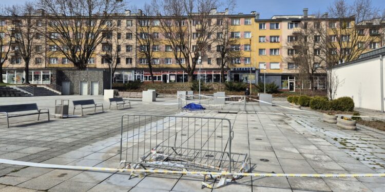 Sandomierz. Uszkodzona fontanna na Placu 3 maja / Fot. Grażyna Szlęzak-Wójcik - Radio Kielce