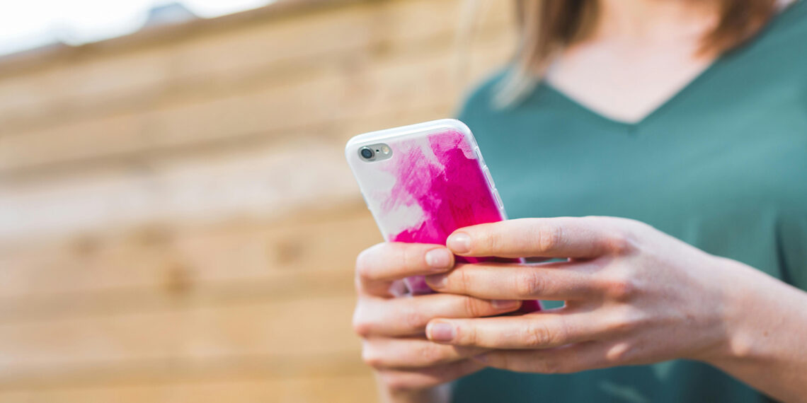 W ten sposób oszukują mieszkańców Kielc. Sprawdź, jak rozpoznać telefonicznego oszusta