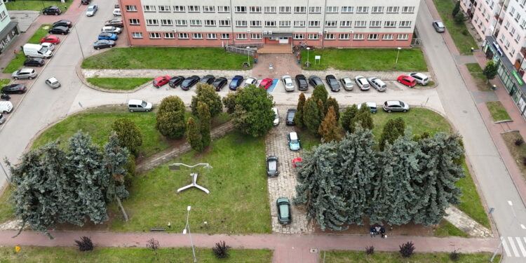 Petycja mieszkańców zmieniła projekt przed szpitalem w Kazimierzy Wielkiej?