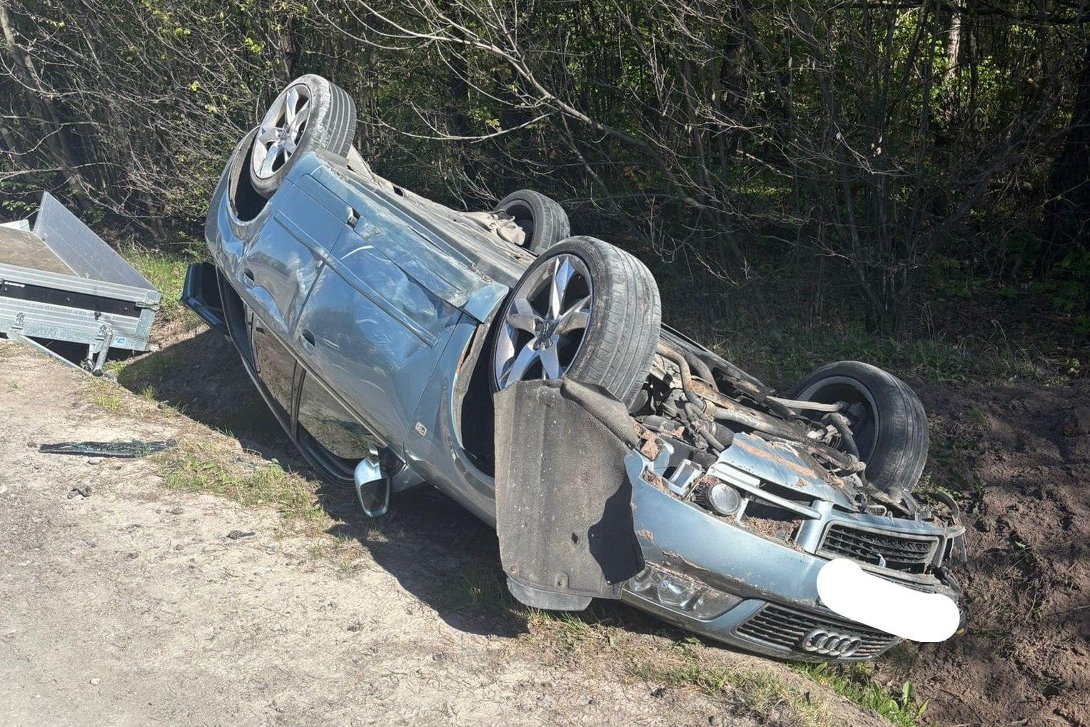 Auto dachowało. Są ranni