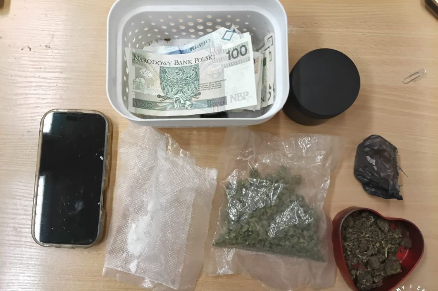 Młody mężczyzna odpowie za posiadanie narkotyków