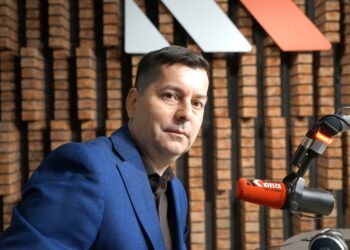 17.04.2026. Kielce. Radio Kielce. Rozmowa Dnia. Na zdjęciu: Adrian Koper - prezes KKF Motus Kazimierza Wielka / Fot. Sebastian Kalwat - Radio Kielce