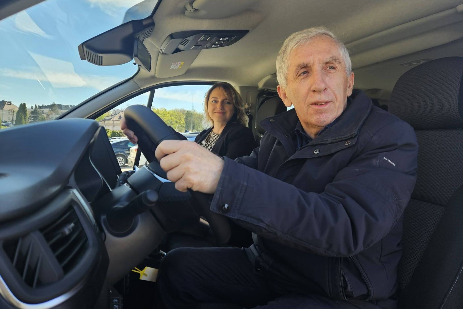 Specjalistyczny pojazd wesprze mieszkańców gminy Kazimierza Wielka