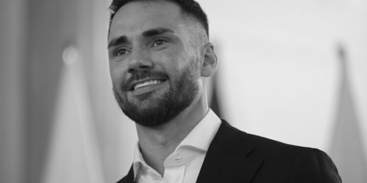 Na zdjęciu archiwalnym z dnia 26.10.2023. poseł Lewicy Łukasz Litewka / Fot. PAP/Marcin Obara