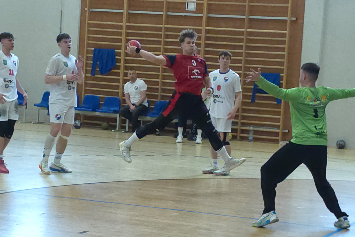 Pewna wygrana drugiego zespołu SMS