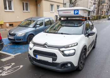 Specjalny samochód sprawdzi czy kierowca opłacił postój