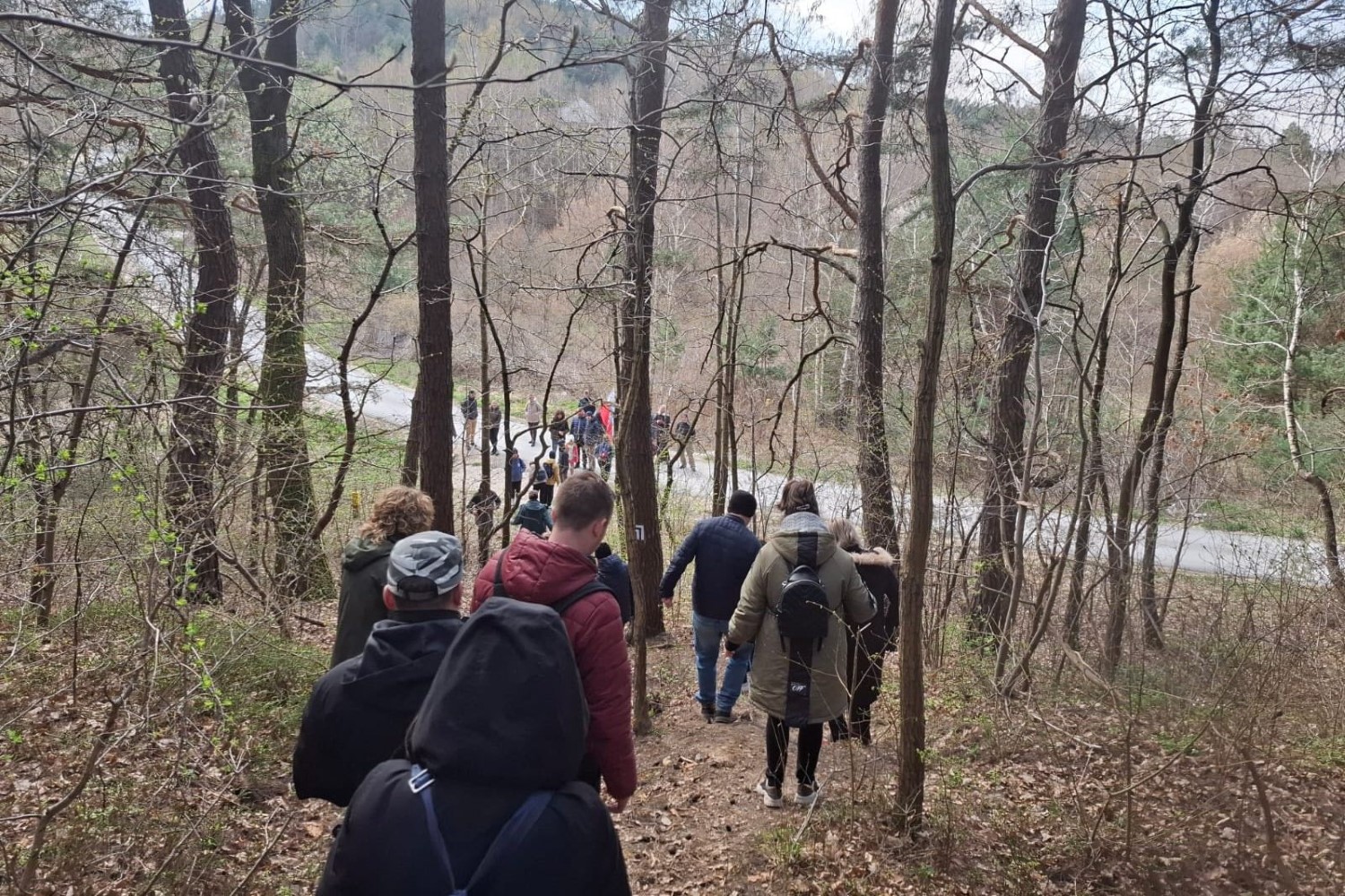 Poszli trasą przez „las pełen trupów”