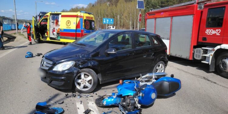 Kolejny wypadek w powiecie starachowickim. Dwoje rannych