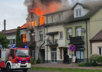 07.05.2026. Ostrowiec Świętokrzyski. Pożar domu / Fot. Ratownictwo Powiatu Ostrowieckiego