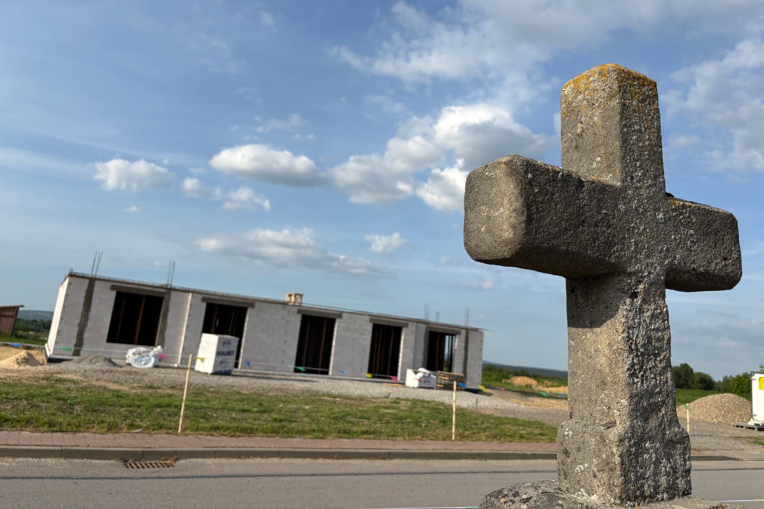 22.05.2026. Stara Zbelutka. Spotkanie mieszkańców w sprawie planowanej budowy krematorium / Fot. Marcin Marszałek - Radio Kielce