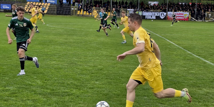 16.05.2026. Połaniec. Mecz 32. kolejki piłkarskiej Betclic 3. Ligi Czarni Połaniec - Star Starachowice / Fot. Maciej Makuła – Radio Kielce
