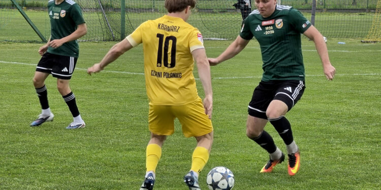 Derby dla Staru. Pierwsze zwycięstwo Zielono-Czarnych w lidze - Radio Kielce Derby dla Staru. Pierwsze zwycięstwo Zielono-Czernych w lidze