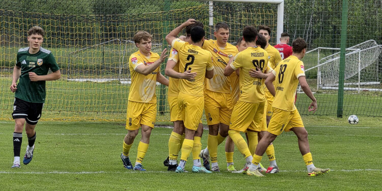 16.05.2026. Połaniec. Mecz 32. kolejki piłkarskiej Betclic 3. Ligi Czarni Połaniec - Star Starachowice / Fot. Maciej Makuła – Radio Kielce
