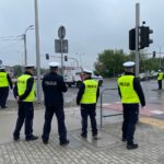 08.05.2026. Kielce. Ręczne kierowanie ruchem na skrzyżowaniu było jedną z konkurencji 36. finału wojewódzkiego konkursu „Policjant Ruchu Drogowego” / Fot. Kamil Król - Radio Kielce