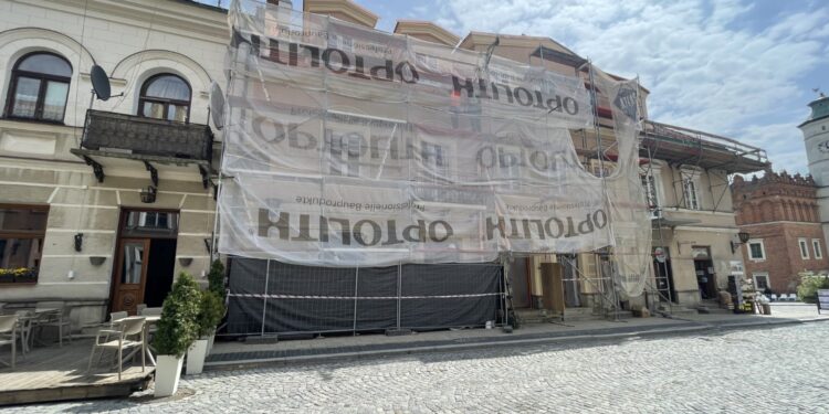 15.05.2026. Sandomierz. Ulica Opatowska 2. Kamienica w remoncie / Fot. Grażyna Szlęzak-Wójcik - Radio Kielce