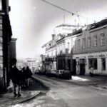 Kielce. Ulica Piotrkowska. 1993 rok. Widok od strony Rynku (wówczas Placu Partyzantów) / źródło: fotopolska.eu