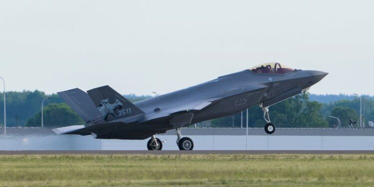 22.05.2026. Łask. Uroczystość powitania pierwszych polskich samolotów F-35 w 32. Bazie Lotnictwa Taktycznego w Łasku / Fot. PAP/Marian Zubrzycki