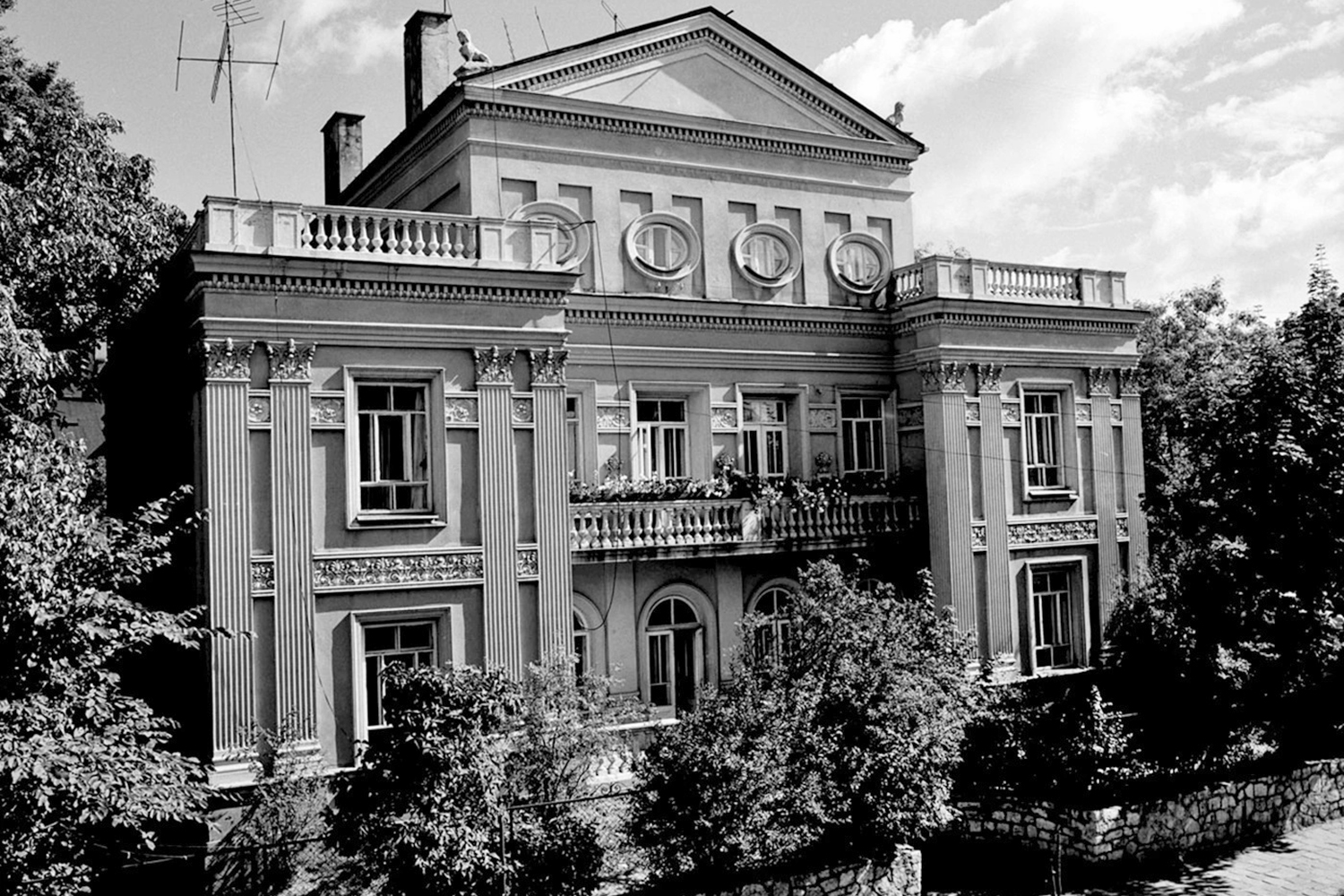 Kielce. Ulica Słowackiego. 1964 rok. Willa Hueta przy ulicy Słowackiego 25 / źródło: fotopolska.eu