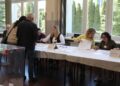 10.05.2026. Pińczów. Komisja obwodowa nr 6, mieszcząca się w szkole podstawowej na osiedlu Grodzisko / Fot. Marta Gajda-Kruk - Radio Kielce