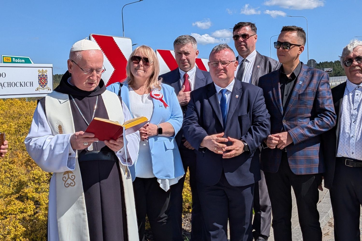 Wąchock. Nadanie imienia Wąchockich Cystersów rondu u zbiegu ulic Starachowickiej i Wygoda / Fot. UMiG Wąchock