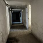 26.05.2026. Jędrzejów. Podziemia I Liceum Ogólnokształcącego im. Mikołaja Reja w Jędrzejowie. Schron / Fot. Marcin Marszałek - Radio Kielce