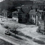 Kielce. Plac Moniuszki. Lata 1970-1974. Gmach Leonarda, widok od strony wschodniej / źródło: facebook.com/KielceNaPrzestrzeniLat