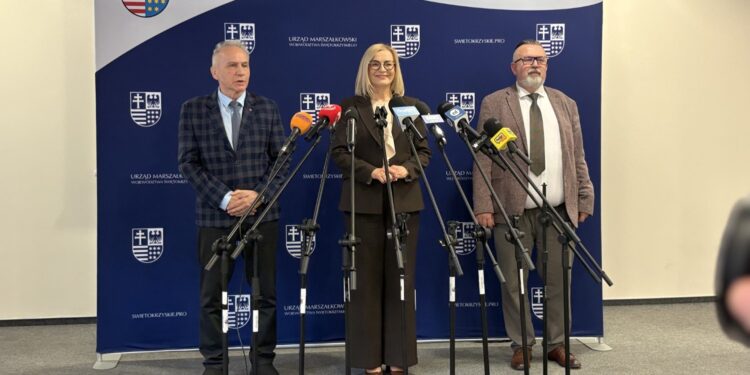 07.05.2026. Kielce. Przedstawiciele samorządu wraz z rektorem uczelni przestawili inicjatywę „Pierwsza Praca u Marszałka” / Fot. Aleksandra Słowak - Radio Kielce